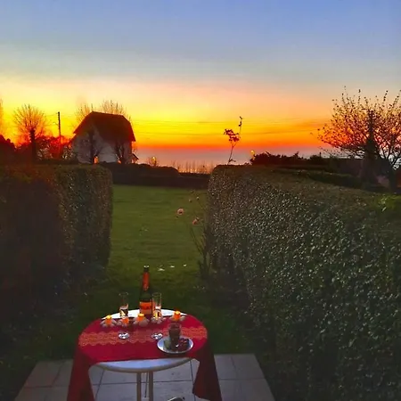 Studio cosy et terrasse-jardin superbe vue mer Trouville-sur-Mer Extérieur photo